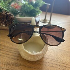 Ray Ban Erika Classic with case.